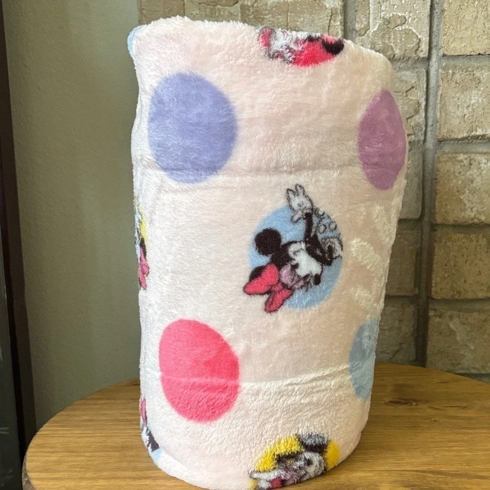NEW Disney Big One Minnie Mouse Polka Dot Soft Throw Blanket Oversized 5